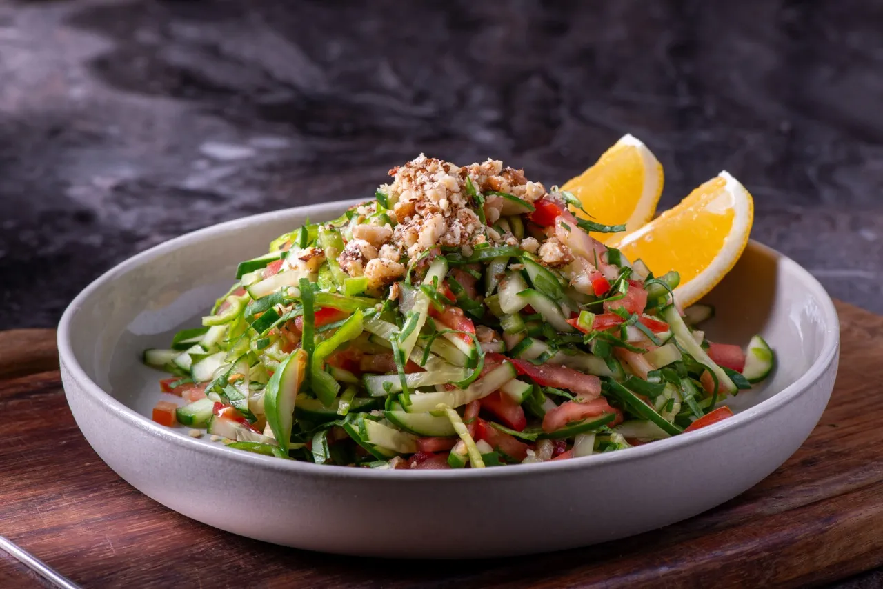 Cevizli Kaşık Salata